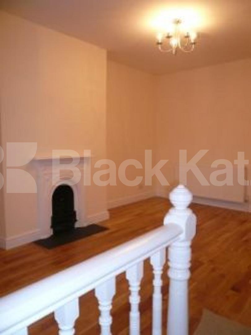 			2 Bedroom, 1 bath, 1 reception Flat			 The Broadway, Crouch End